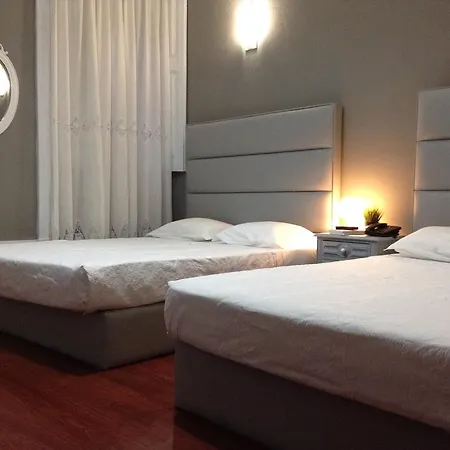 Royal Hotel 2*